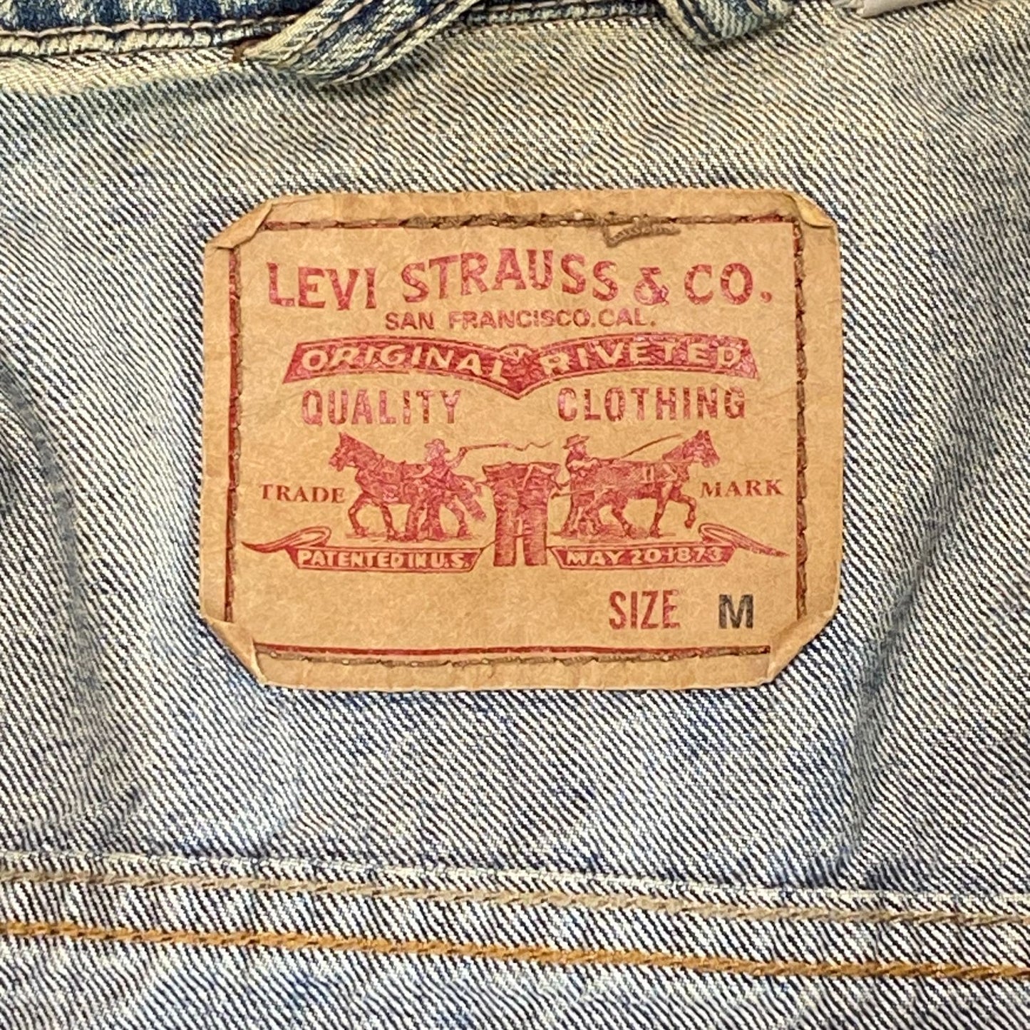 《M》Levi‘ｓ リーバイス デニムジャケット アウター 赤タグ