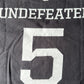 《XL》UNDEFEATED アンディーフーデッド 5ER ロゴ Tシャツ